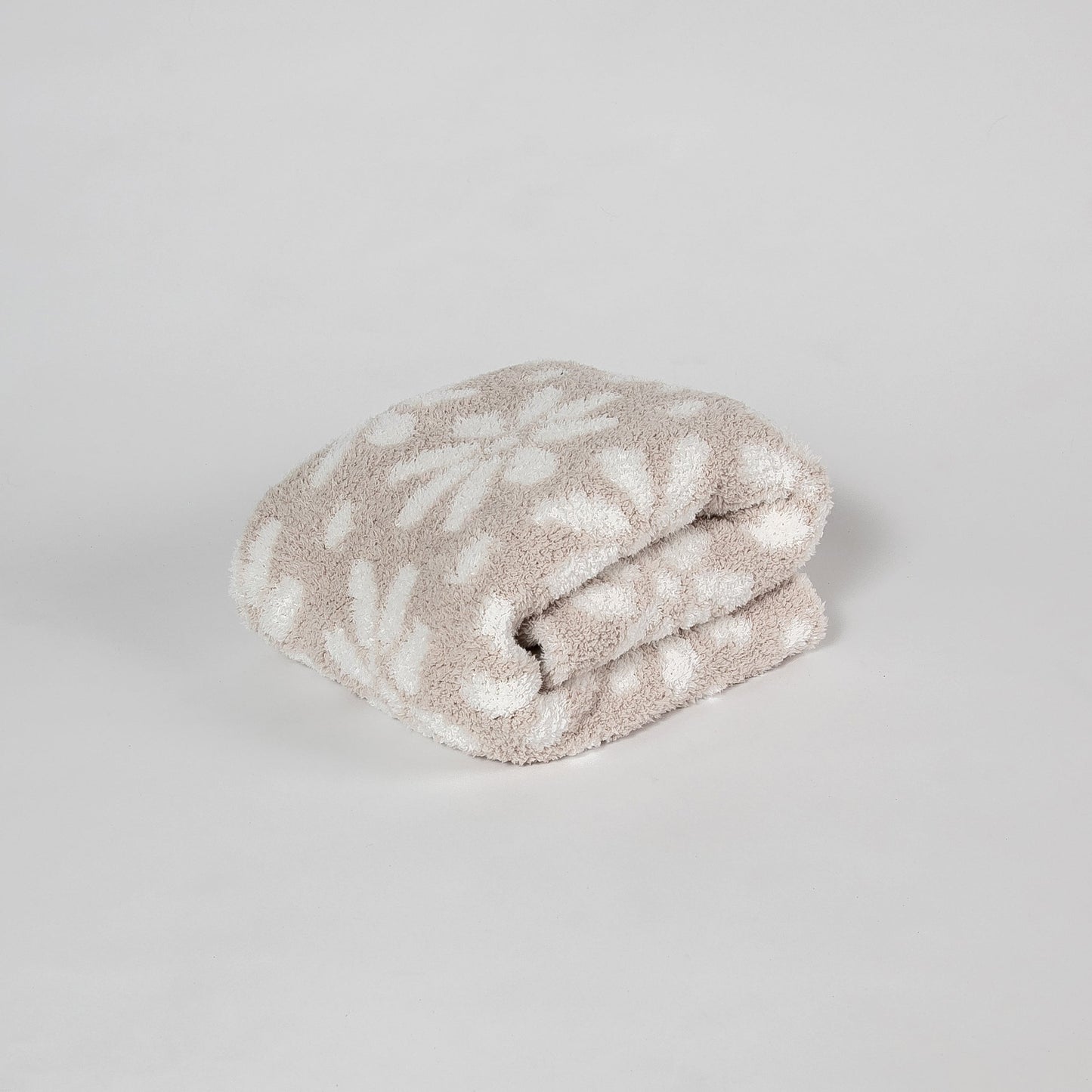 Blushing Beige and White Daisy Print Toddler Blanket