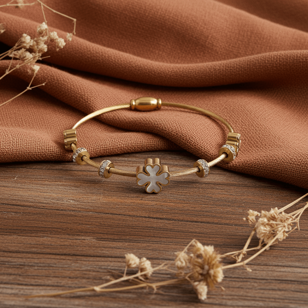 18K Gold Plated 3 Flower Charm Bracelet