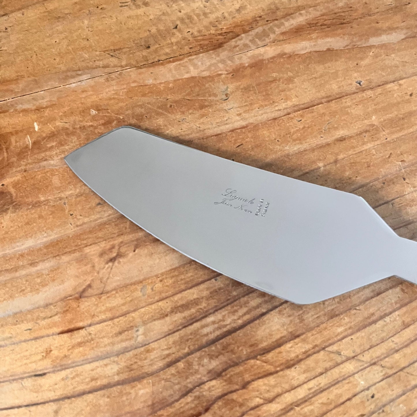 Laguiole Cake Server – Olive Wood Handle