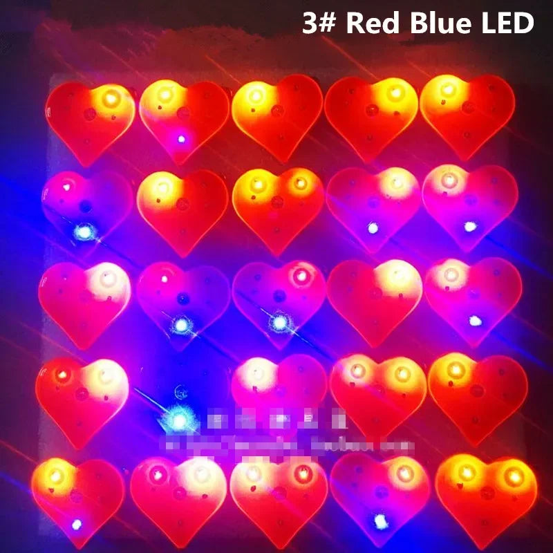 25pcs Broche Lumineux LED Clignotant Amour Fête Dessin Animé Badge Lumineux Cadeau Cosplay Noël Mariage Festival Halloween