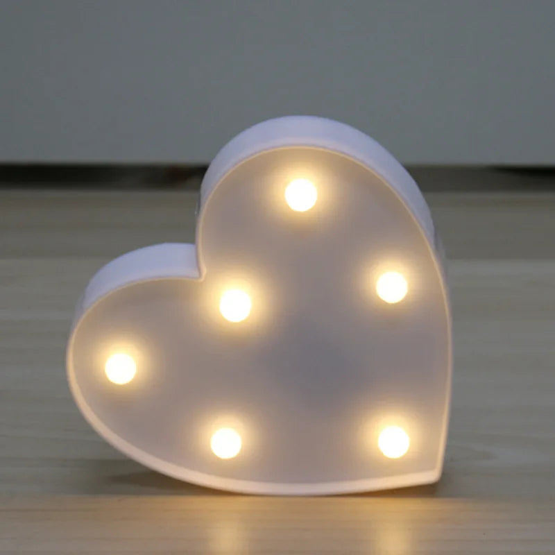 Lumière LED décorative avec lettre en forme de cœur pour la Saint-Valentin