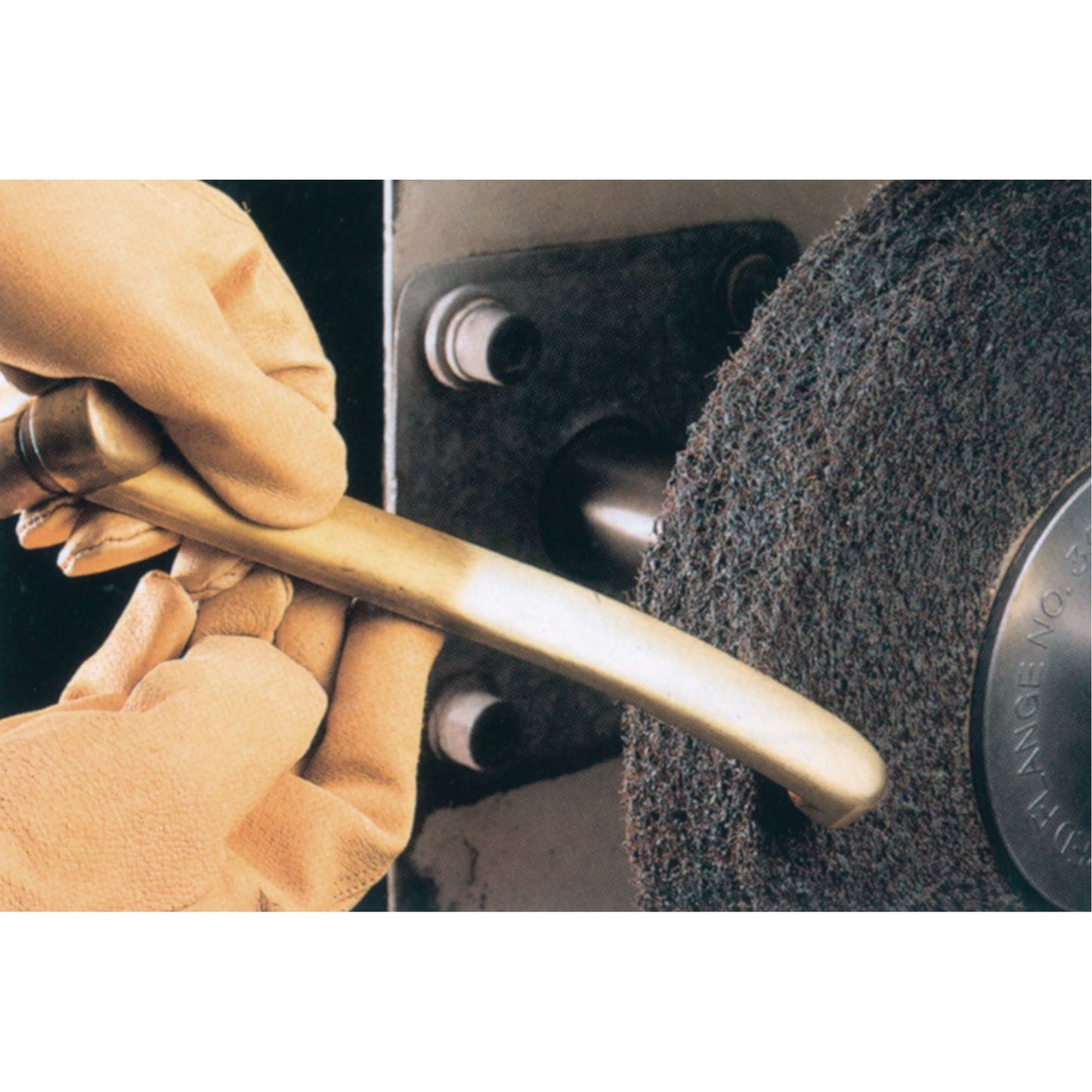 Disques de finition Scotch-Brite™ 152,4 mm x 25,4 mm, alésage 25,4 mm