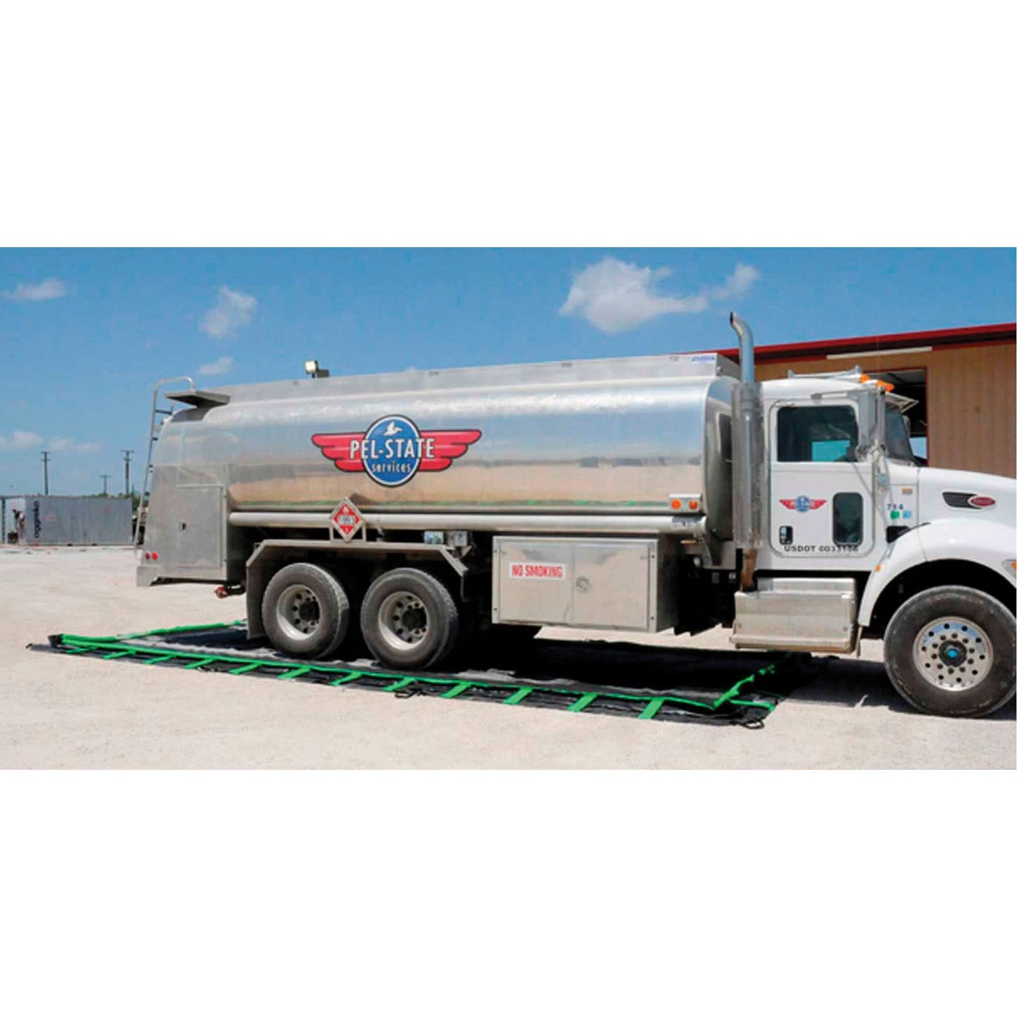 Rapid Rise Ultra-Containment Berm®, 5610 US gal. Capacity, 15' W x 50' L x 12" H, Foam Wall