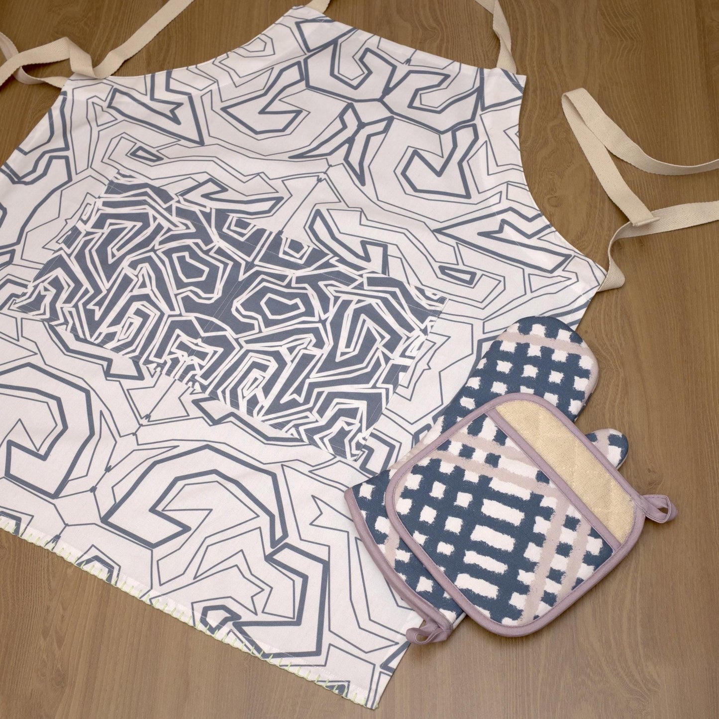 Squiggles: Simply Uh-Mazing Aprons