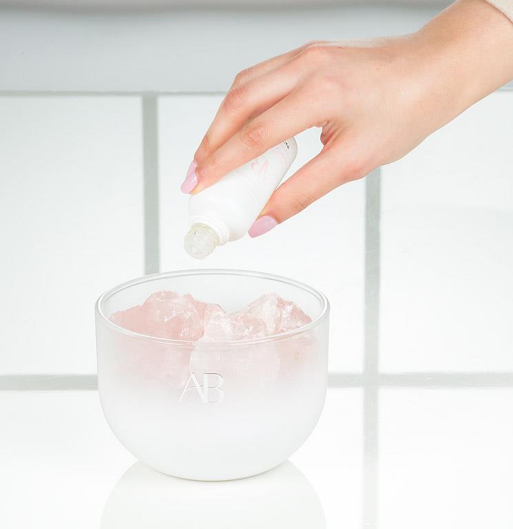 Coupe parfumée en cristal de quartz rose avec senteur Bois de Santal et Amour Nourrissant par Aromabotanical