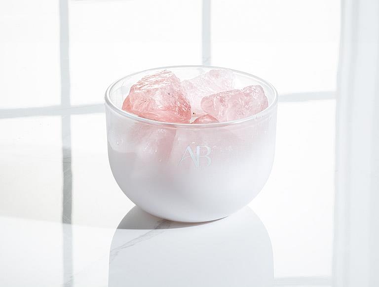 Coupe parfumée en cristal de quartz rose avec senteur Bois de Santal et Amour Nourrissant par Aromabotanical