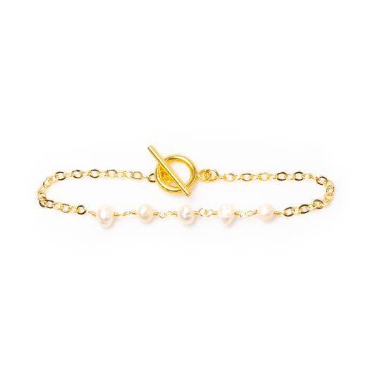 Bracelet délicat perles et chaîne en plaqué or