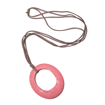Pendentif ovale simple sur suède