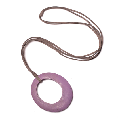 Pendentif ovale simple sur suède