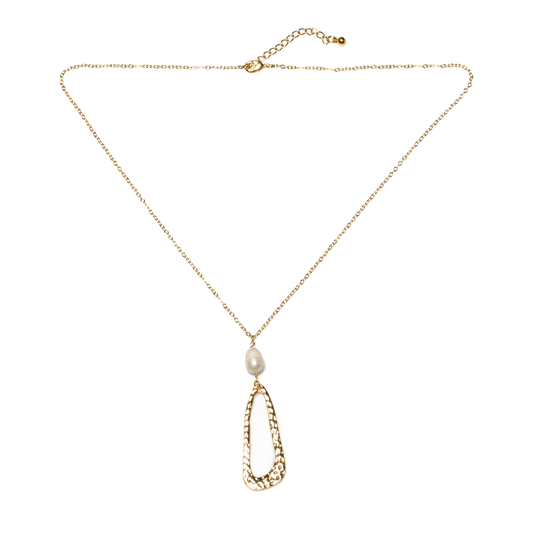 Pendentif ovale martelé avec perle sur chaîne en plaqué or