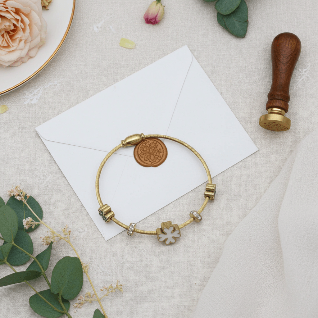18K Gold Plated 3 Flower Charm Bracelet