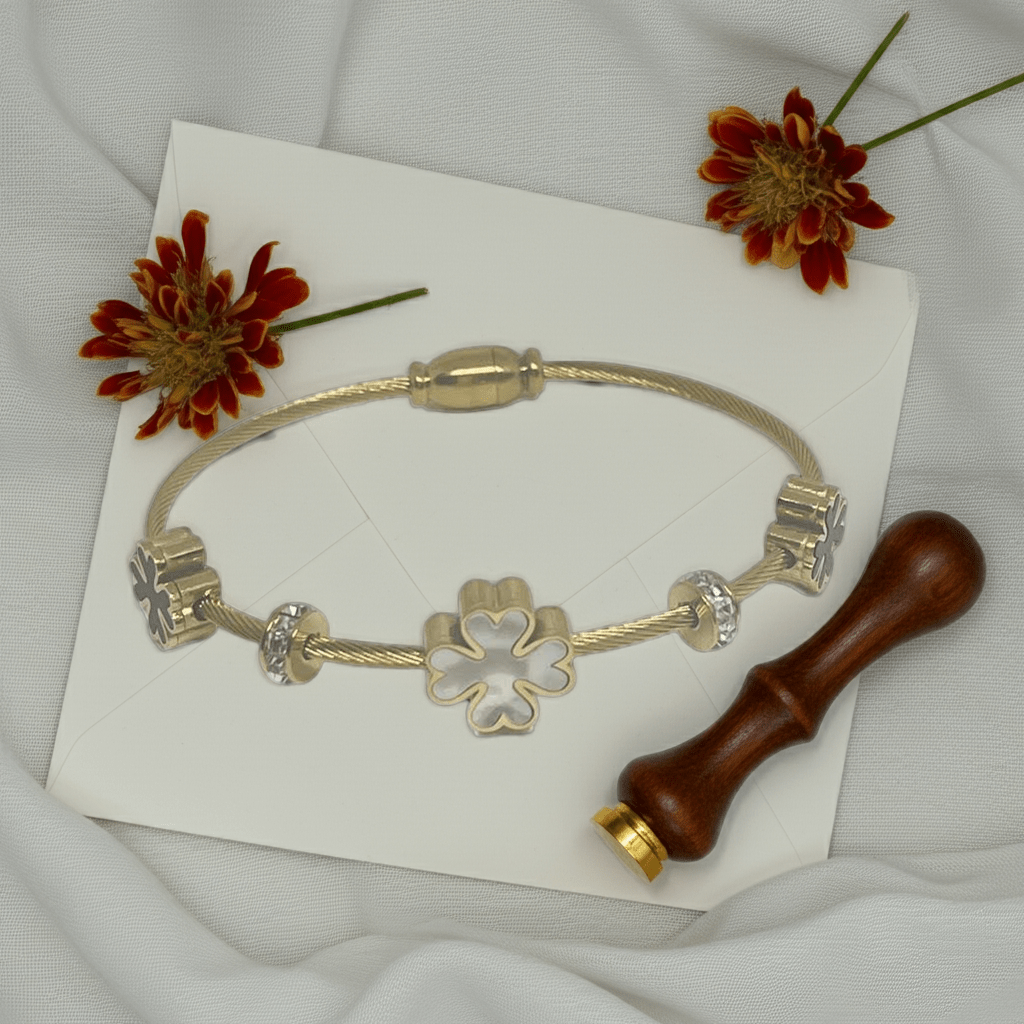 18K Gold Plated 3 Flower Charm Bracelet