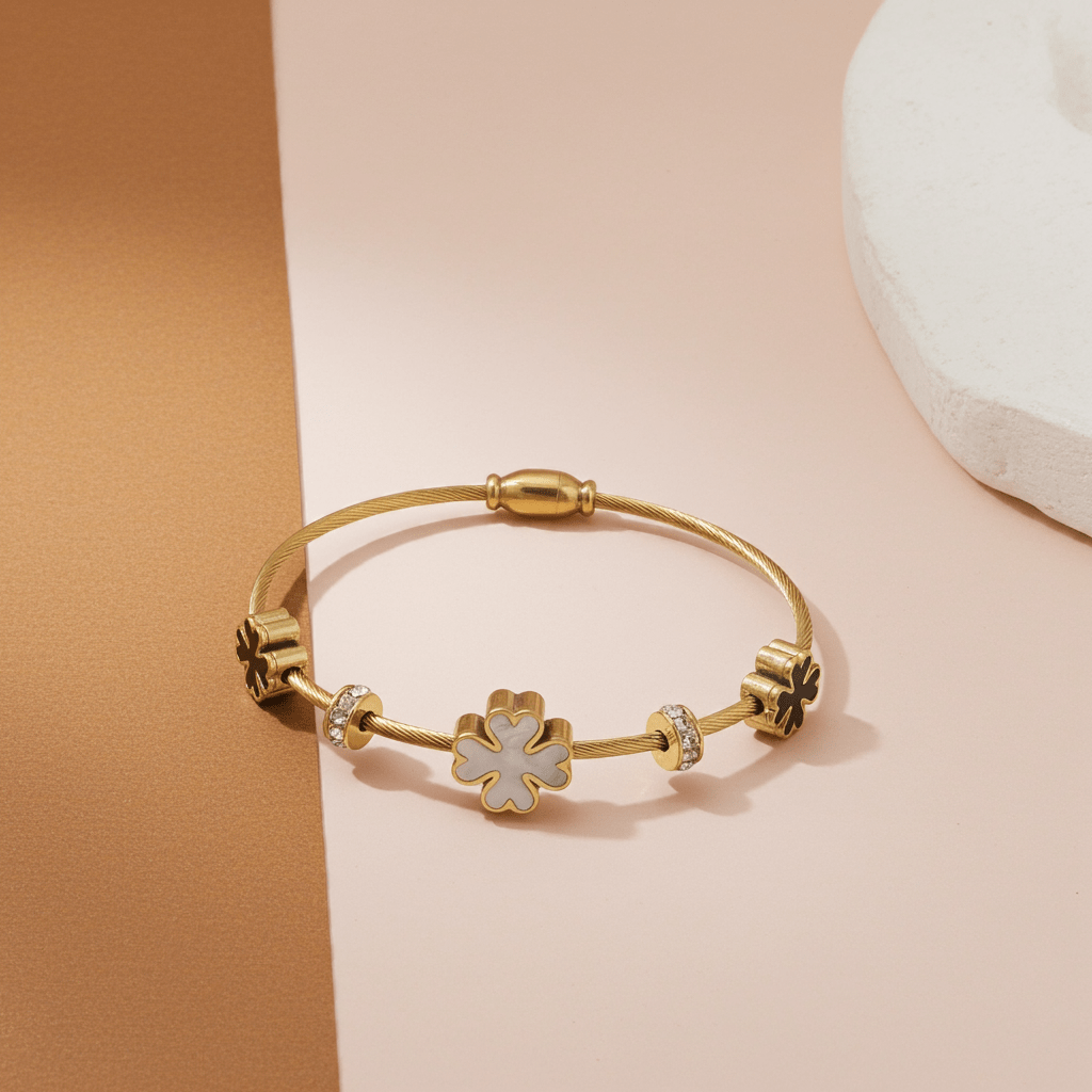 18K Gold Plated 3 Flower Charm Bracelet