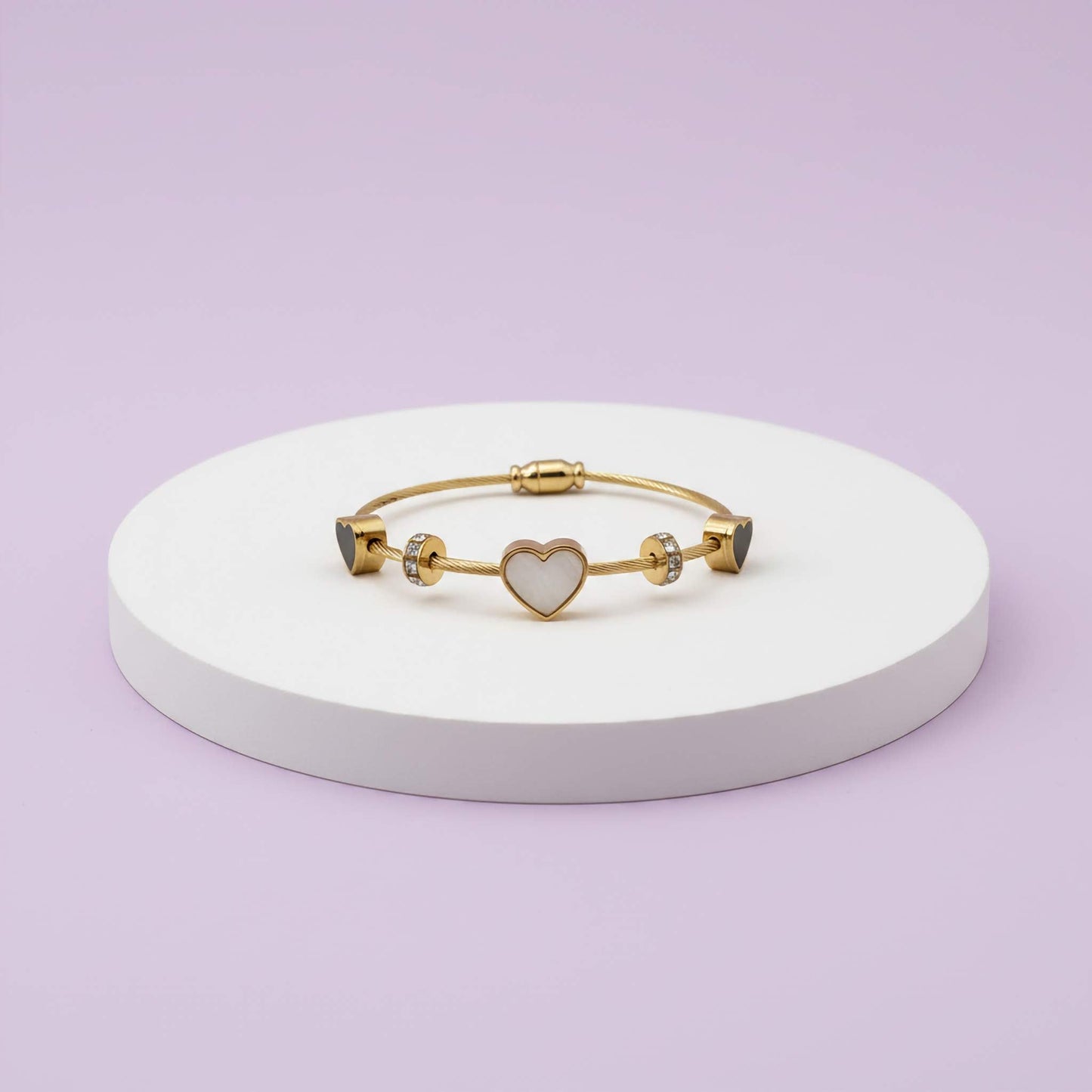 Bracelet jonc charms cœurs noir et blanc | Plaqué or 18 carats
