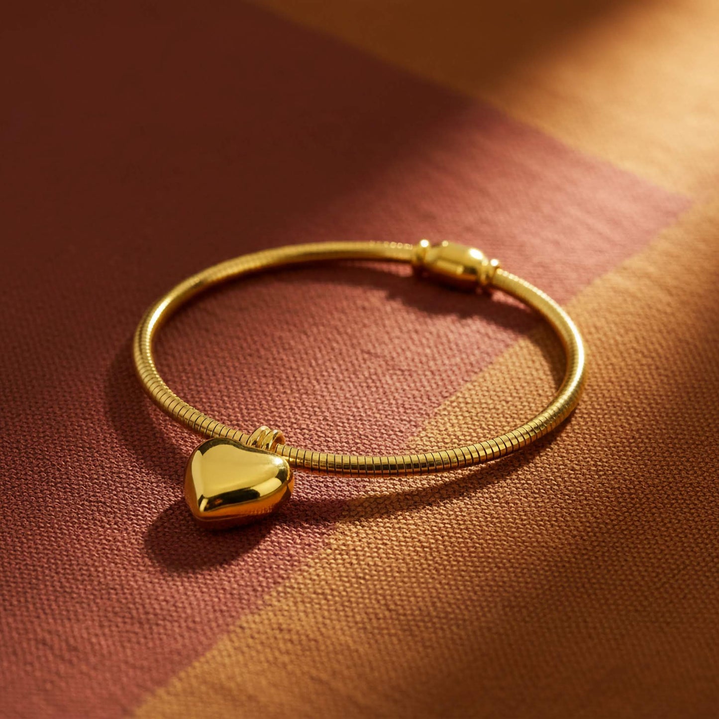 Bracelet Charme Cœur Minimaliste en Plaqué Or - Bijou Délicat en Plaqué Or 18 Carats
