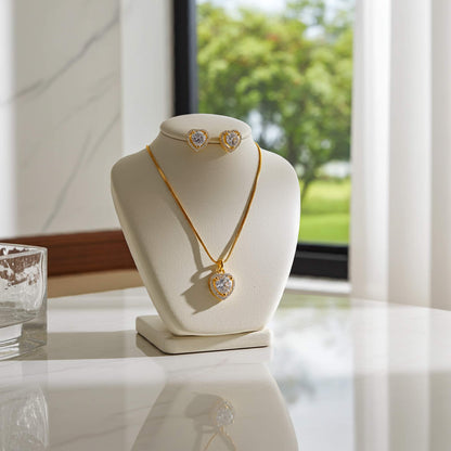 Sparkling Zirconia Heart Jewelry Set in 18K Gold-Plating