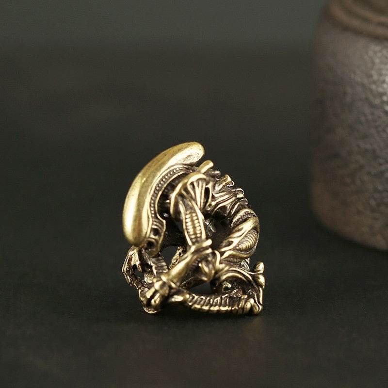 1 pc Exquis Ornement Ancien en Laiton du Dieu Chinois de la Richesse - Attire l'Abondance et la Bonne Fortune avec une Puissante Énergie Fengshui, Sculpté à la Main pour un Équilibre Harmonieux - Idéal pour la Maison, le Bureau ou le Bureau