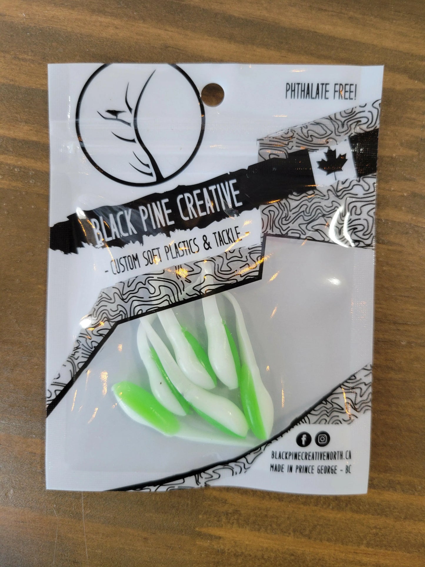 🍁Black Pine Creative 1-1/2" Basic Minnow 6/pk