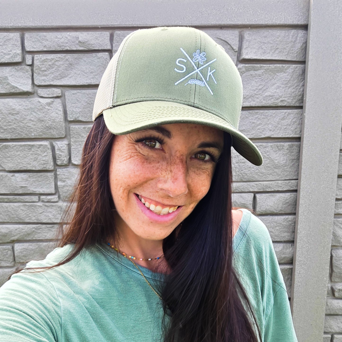 Casquette de camionneur rétro brodée Sask X | Chapeau Saskatchewan