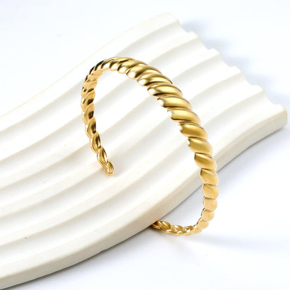 Twist & Shine Bracelet