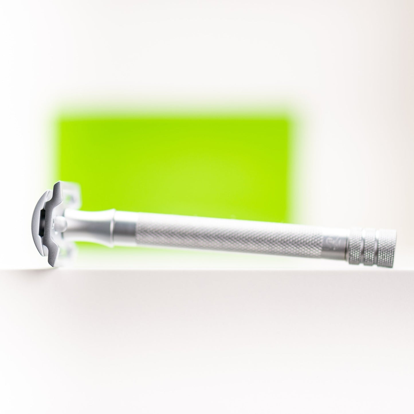 Rasoir de sûreté Merkur 3 pièces, peigne fermé, long manche moleté, chrome mat