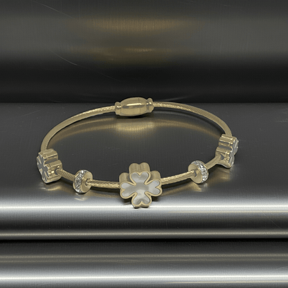 18K Gold Plated 3 Flower Charm Bracelet