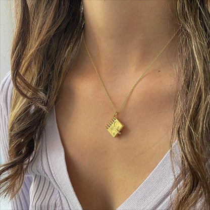 Collier ouvrable en forme de livre d'amour avec étoiles, lune et lettres gravées, pendentif de mode personnalisé pour cadeau de Saint-Valentin