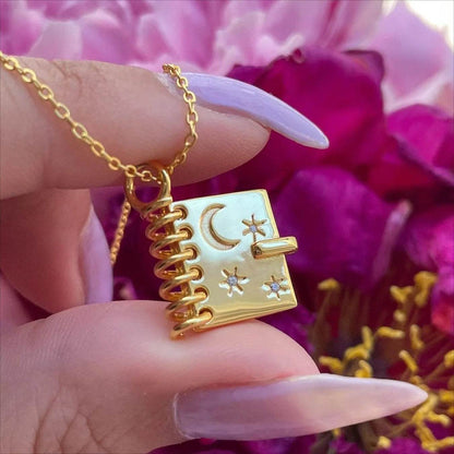 Collier ouvrable en forme de livre d'amour avec étoiles, lune et lettres gravées, pendentif de mode personnalisé pour cadeau de Saint-Valentin