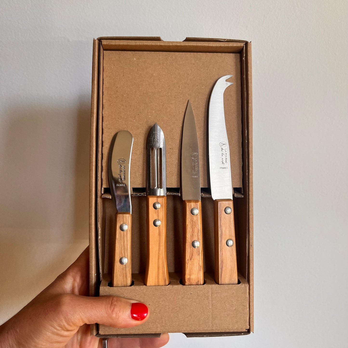 Set of 4 Kitchen Knives in Olive Wood "Coffret Cheftaine"