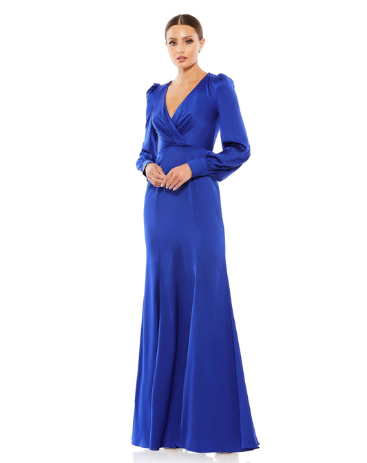 Robe en satin à manches bouffantes froncées