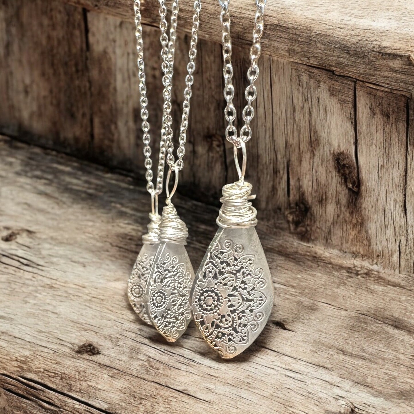 Collier Mandara en fil enroulé