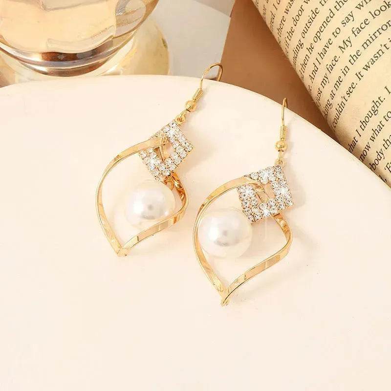 Women's Fashionable Temperamental All-match Pearl drop Earrings