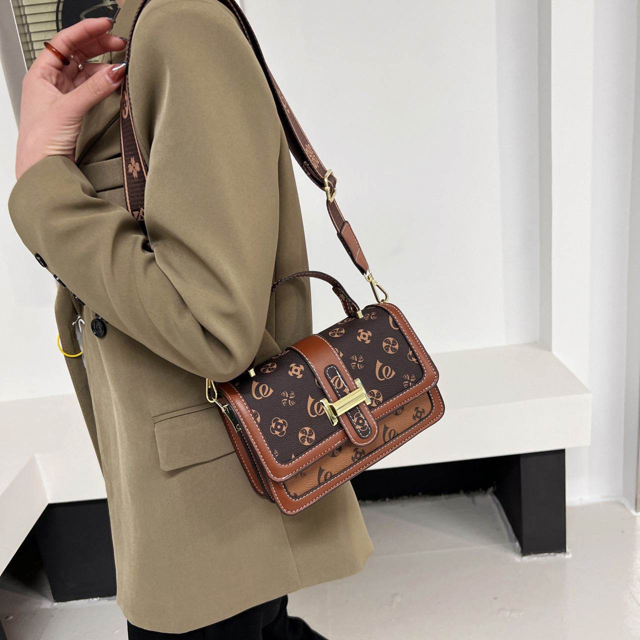 New High-grade flap shoulder crossbody bag for women