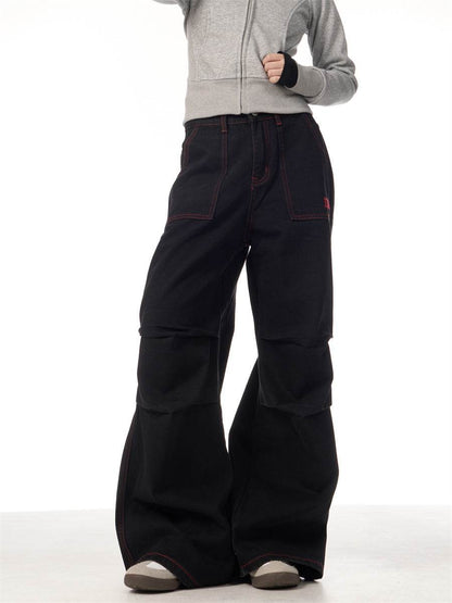 Contraste de couleurs noir et rouge pour des vêtements de travail avec pantalon à poches