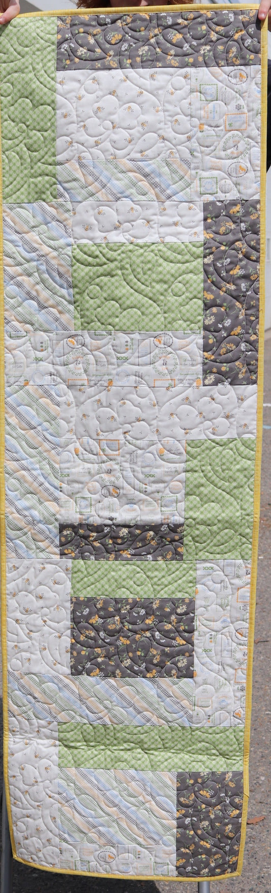 Store Sample- Table Runner - Bees