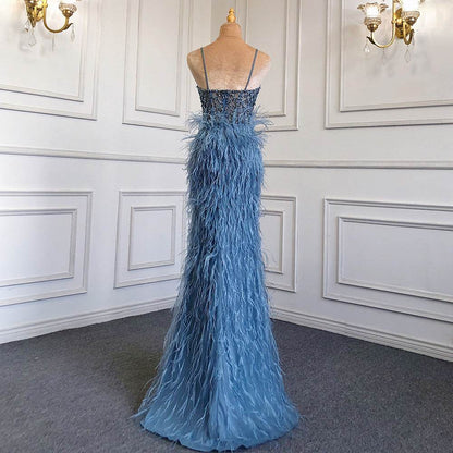 Robe de soirée élégante à bretelles, coupe ajustée, avec pompons, idéale pour un banquet ou des fiançailles