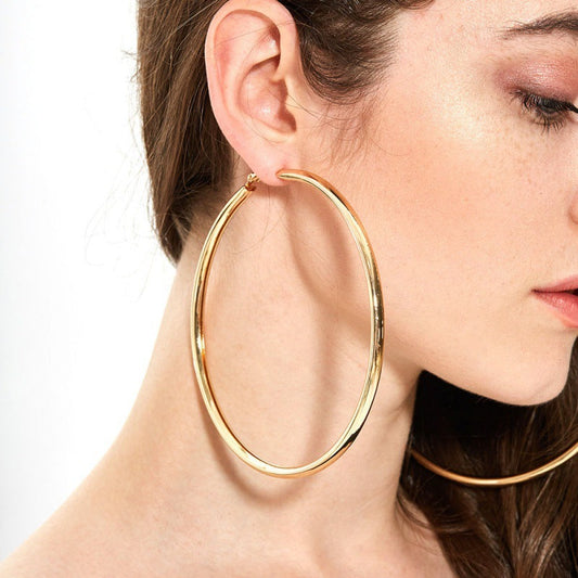 Boucles d'oreilles créoles simples grandes pour femme