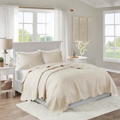 3 Piece Reversible Scalloped Edge Quilt Set Bedding Comforter set