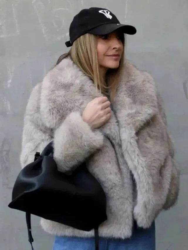 Manteau d'hiver en peluche à col ouvert et revers épais, manteau en fausse fourrure pour femmes