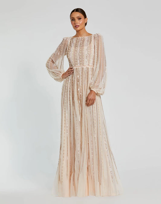 Robe longue à encolure bateau et manches longues ornée de perles rayées