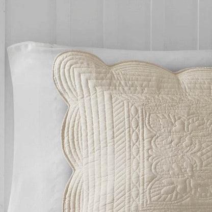 3 Piece Reversible Scalloped Edge Quilt Set Bedding Comforter set