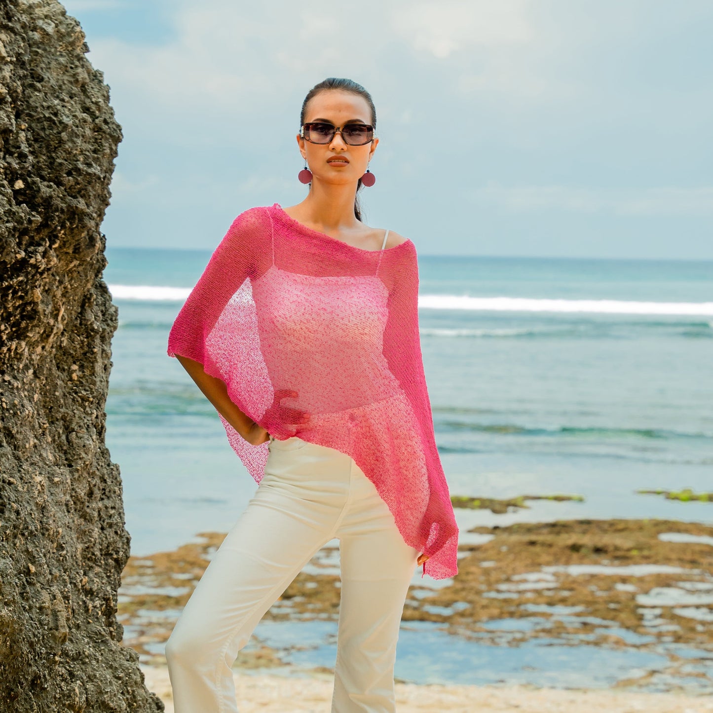 Poncho en maille transparente - Rose