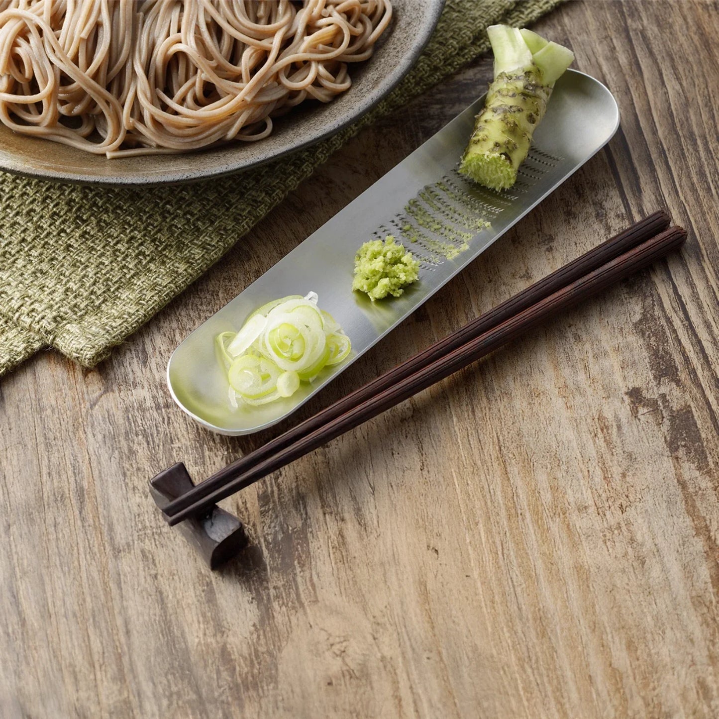 Râpe à Plateau Eatoco Oros – Râpe japonaise en acier inoxydable pour le gingembre, le wasabi et le fromage