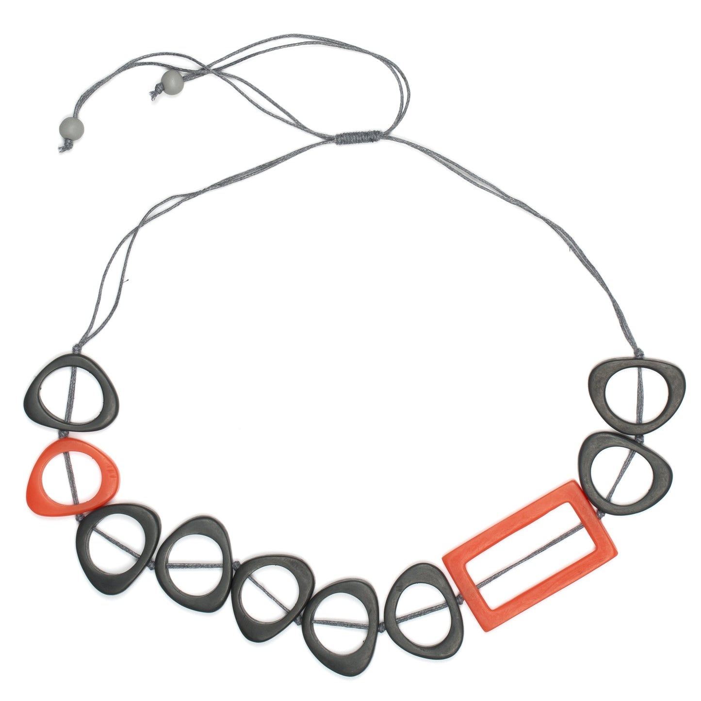 Collier rectangulaire avec pendentif en résine
