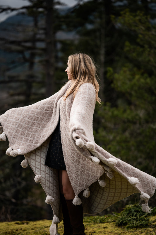 Rainy Day & Baby's Breath Diamond Point 2.0 with Tassels Print Extended Throw