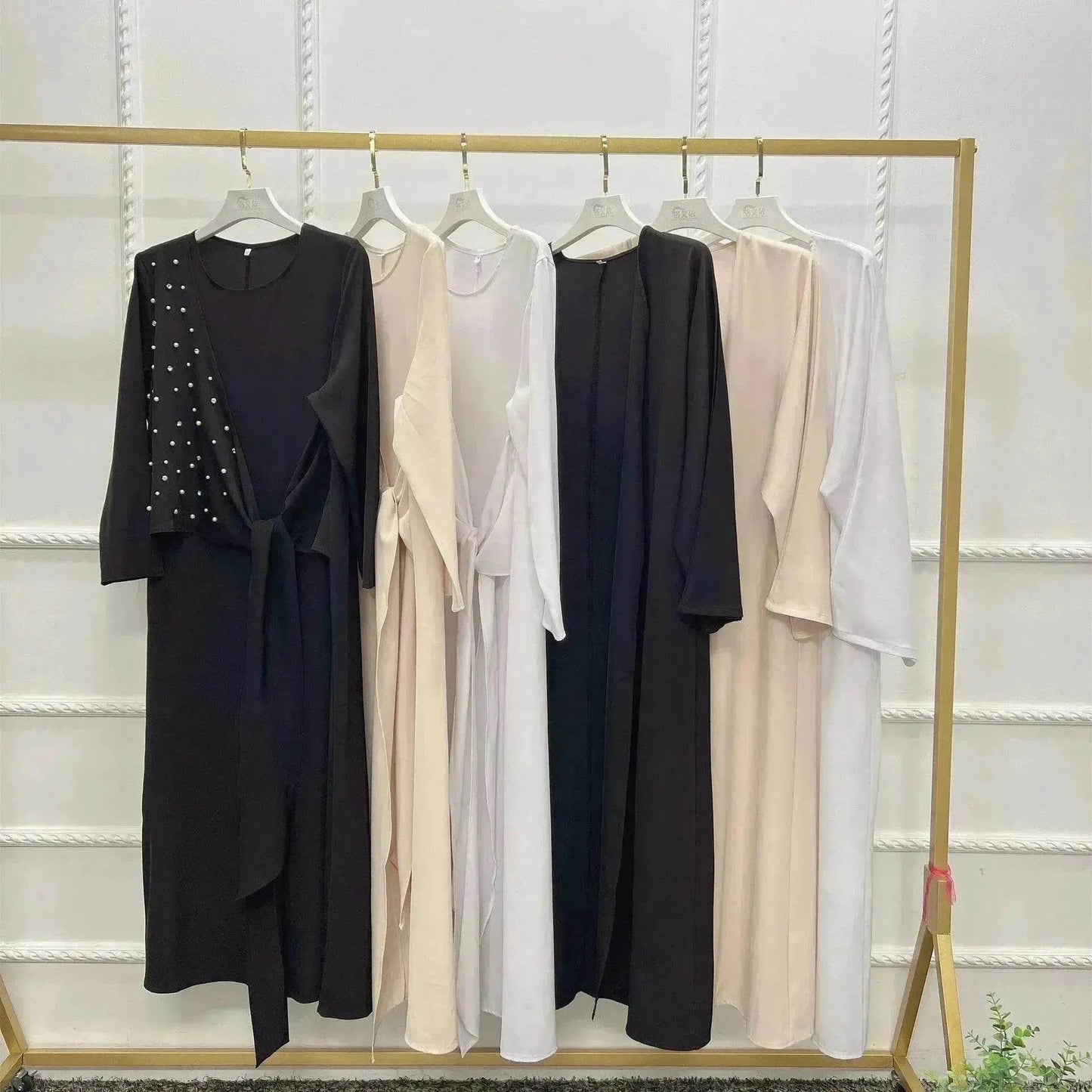 Ensemble deux-pièces uni arabe perlé pour femme