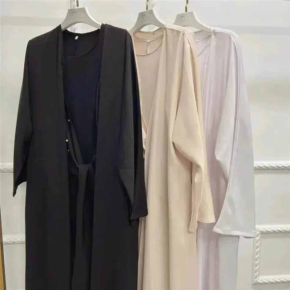 Ensemble deux-pièces uni arabe perlé pour femme