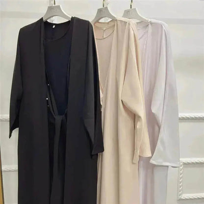 Ensemble deux-pièces uni arabe perlé pour femme