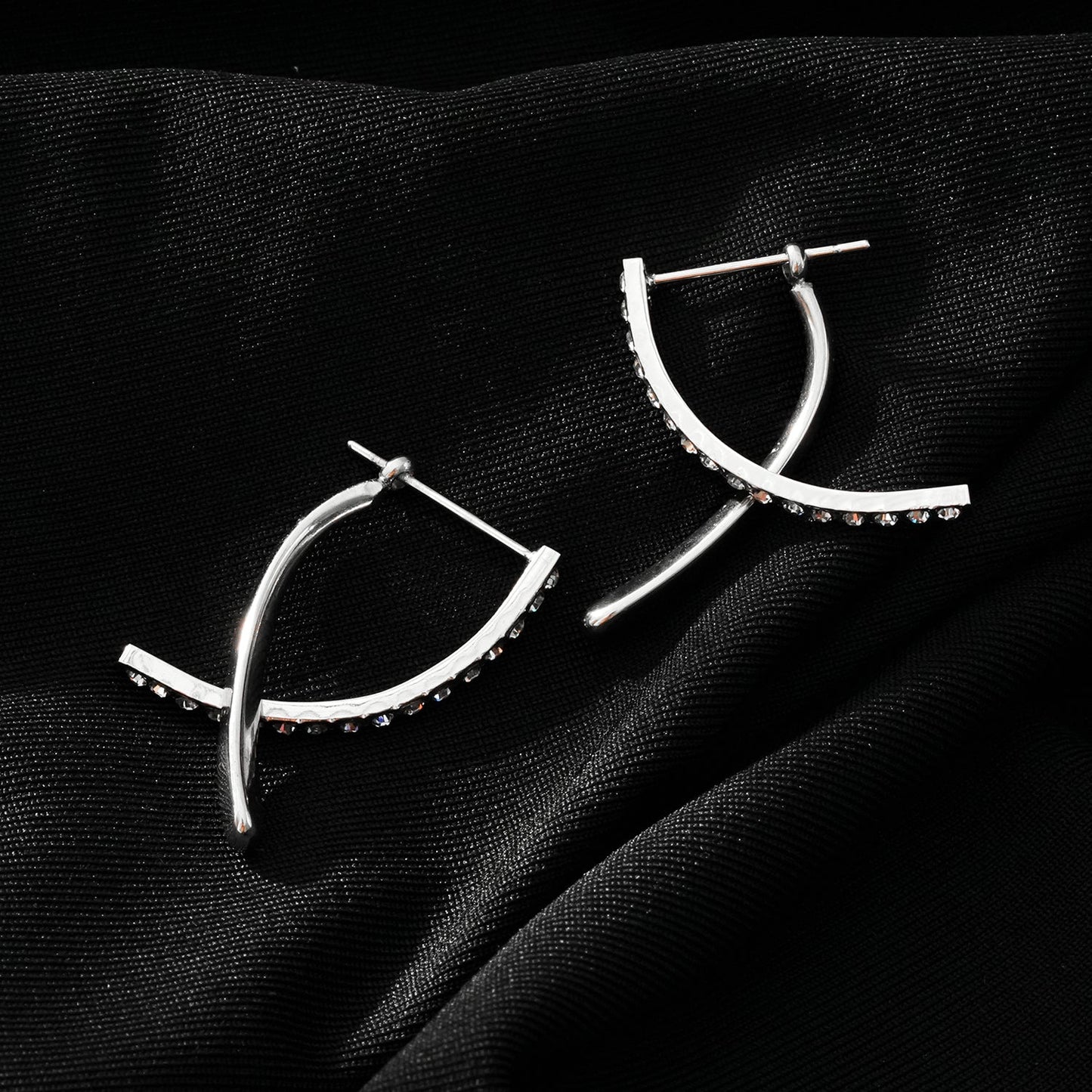 CREEDA Or Blanc (Tonalité Argentée) : Boucles d'Oreilles Créoles Détachables de Forme Avant-Gardiste avec Pierres en Zirconium