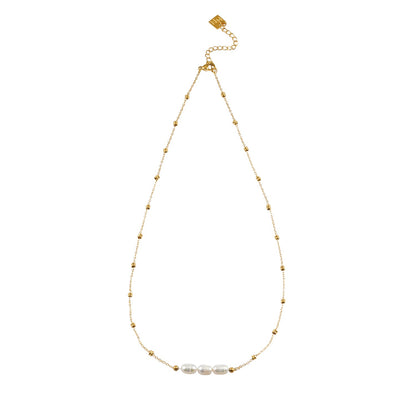 DAMINNA Gold : Collier chaîne perlée délicate avec trio de perles d'eau douce
